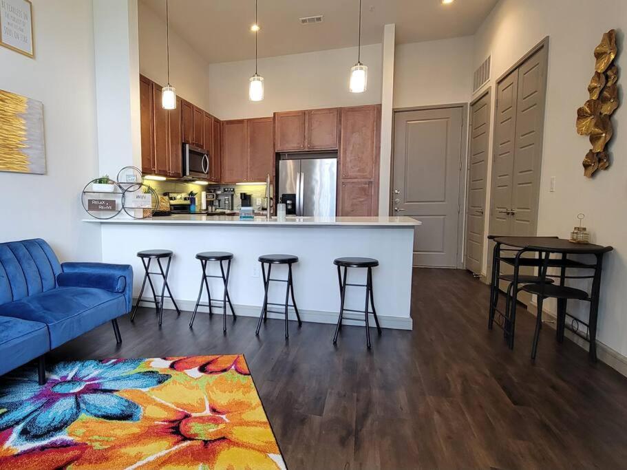 Sodo City Gem: Rooftop Skyline Pool Parking Wi-Fi Houston Ngoại thất bức ảnh